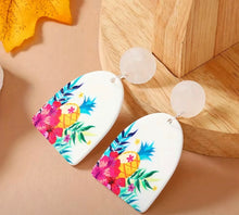 Load image into Gallery viewer, Assorted earrings