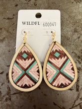 Load image into Gallery viewer, Beaded/clay earrings