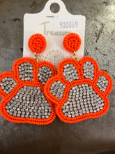 Load image into Gallery viewer, Beaded/clay earrings