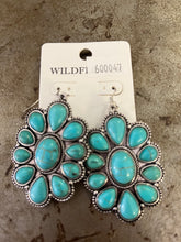 Load image into Gallery viewer, Beaded/clay earrings