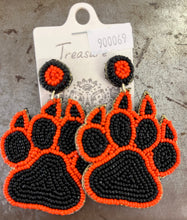 Load image into Gallery viewer, Beaded/clay earrings