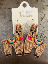 Load image into Gallery viewer, Beaded/clay earrings