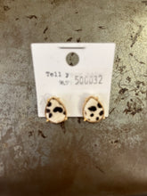 Load image into Gallery viewer, Beaded/clay earrings