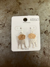 Load image into Gallery viewer, Beaded/clay earrings