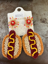 Load image into Gallery viewer, Beaded/clay earrings