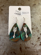 Load image into Gallery viewer, Beaded/clay earrings