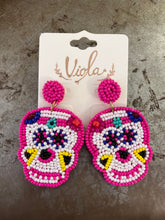 Load image into Gallery viewer, Beaded/clay earrings