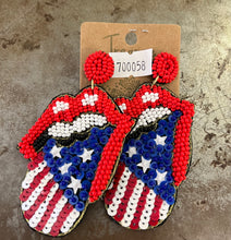 Load image into Gallery viewer, Beaded/clay earrings