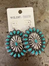 Load image into Gallery viewer, Beaded/clay earrings