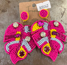 Load image into Gallery viewer, Beaded/clay earrings