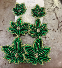 Load image into Gallery viewer, Beaded/clay earrings