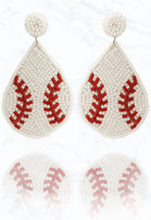 Load image into Gallery viewer, Beaded/clay earrings