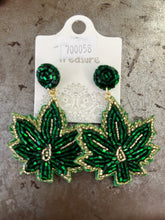 Load image into Gallery viewer, Beaded/clay earrings