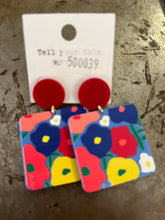 Load image into Gallery viewer, Beaded/clay earrings