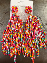 Load image into Gallery viewer, Beaded/clay earrings