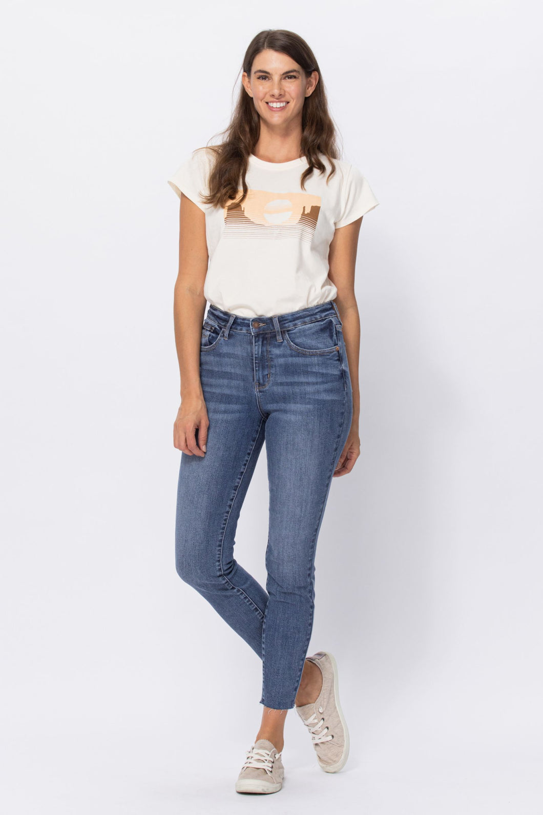 Hi waisted embroidered pocket relaxed fit